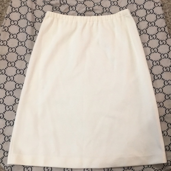 Light cream color skirt - Picture 1 of 2